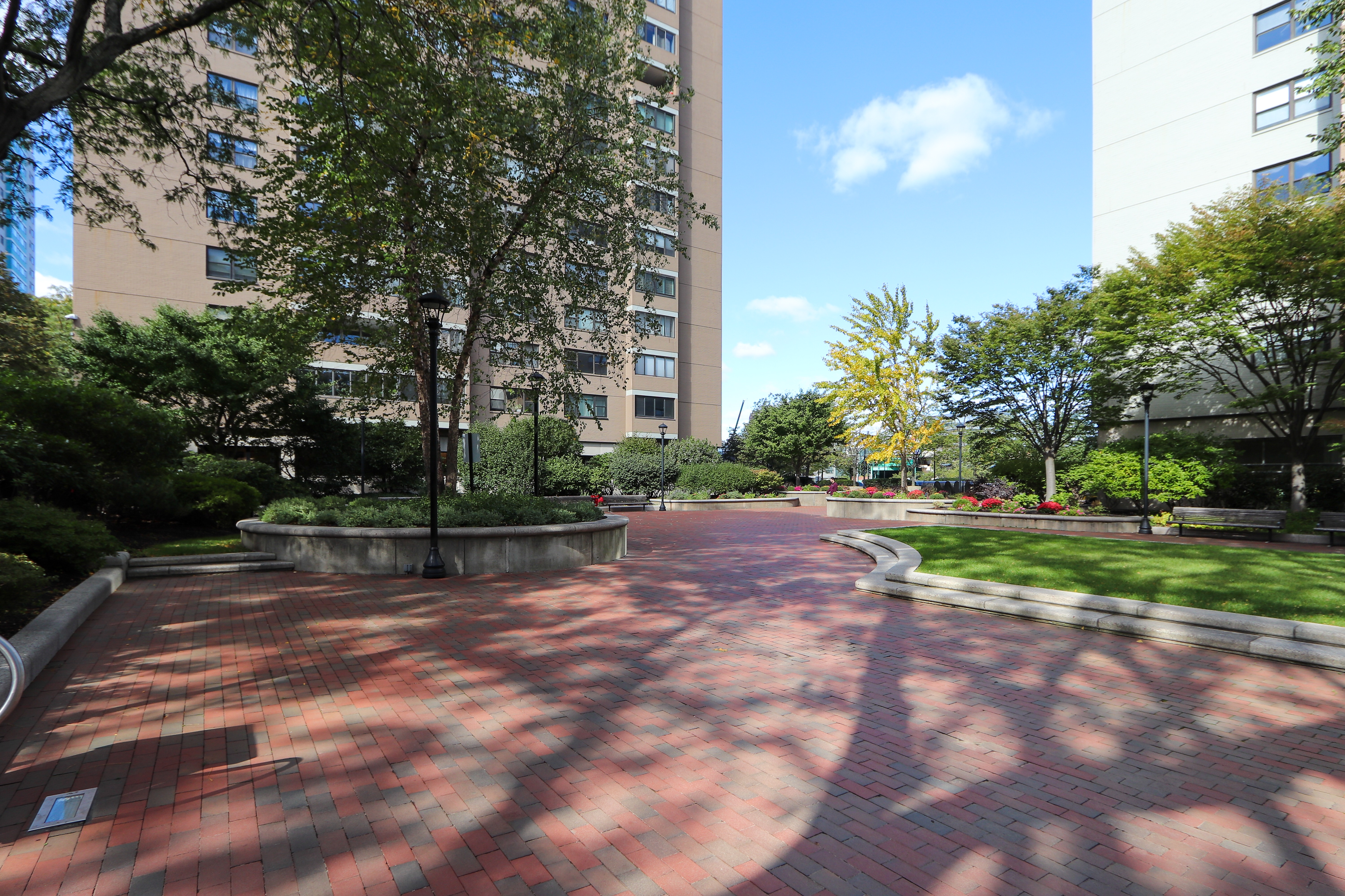 8 Whittier Pl, West End