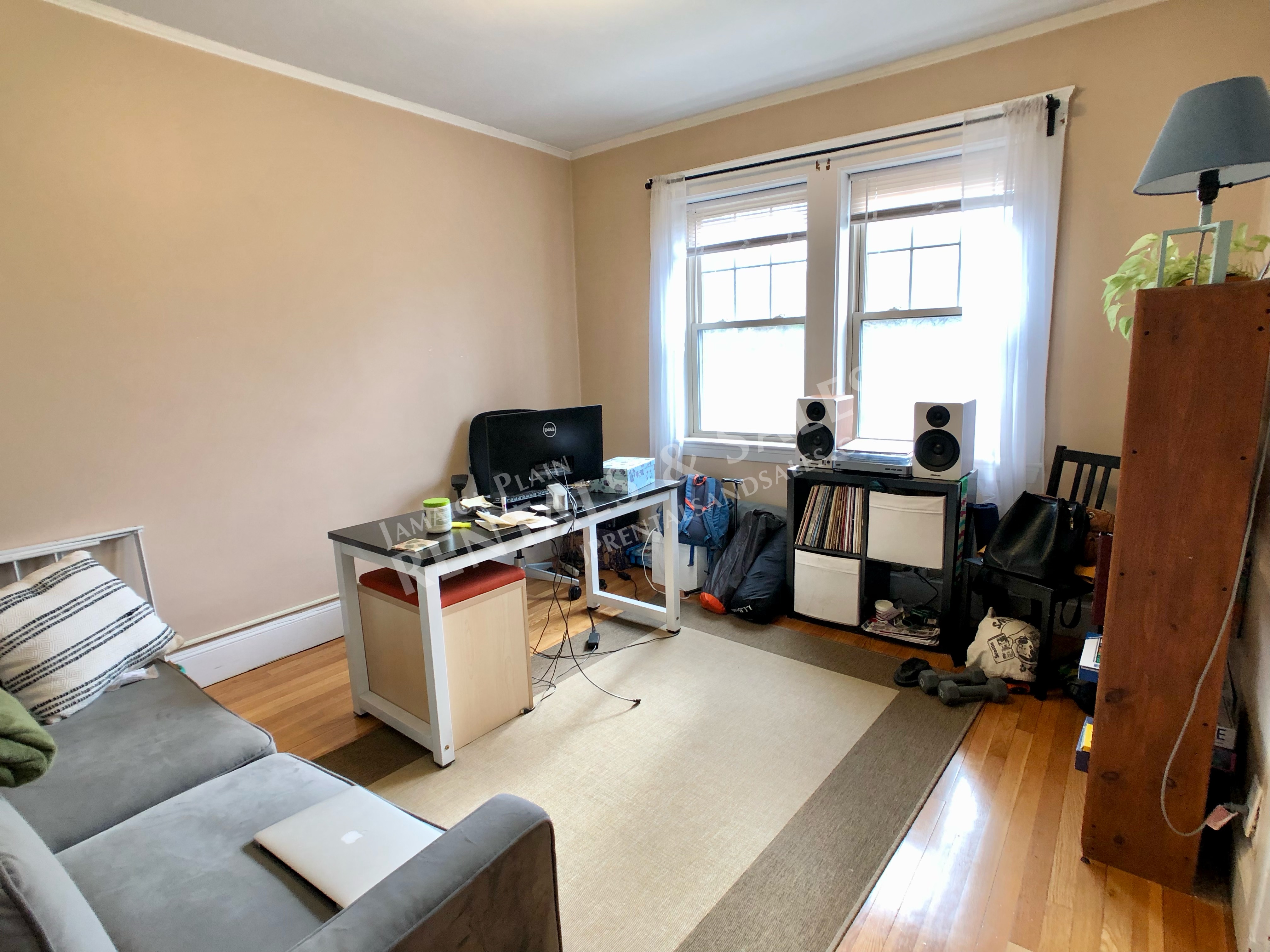 136 Arborway, Jamaica Plain