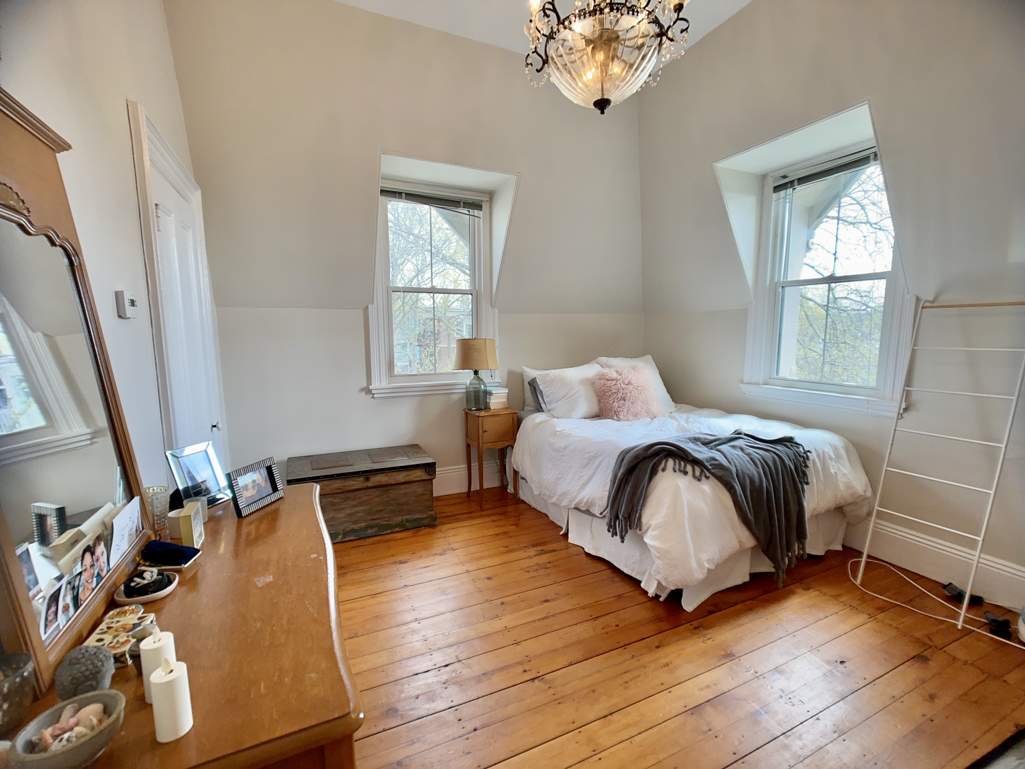 271 Chestnut Ave, Jamaica Plain