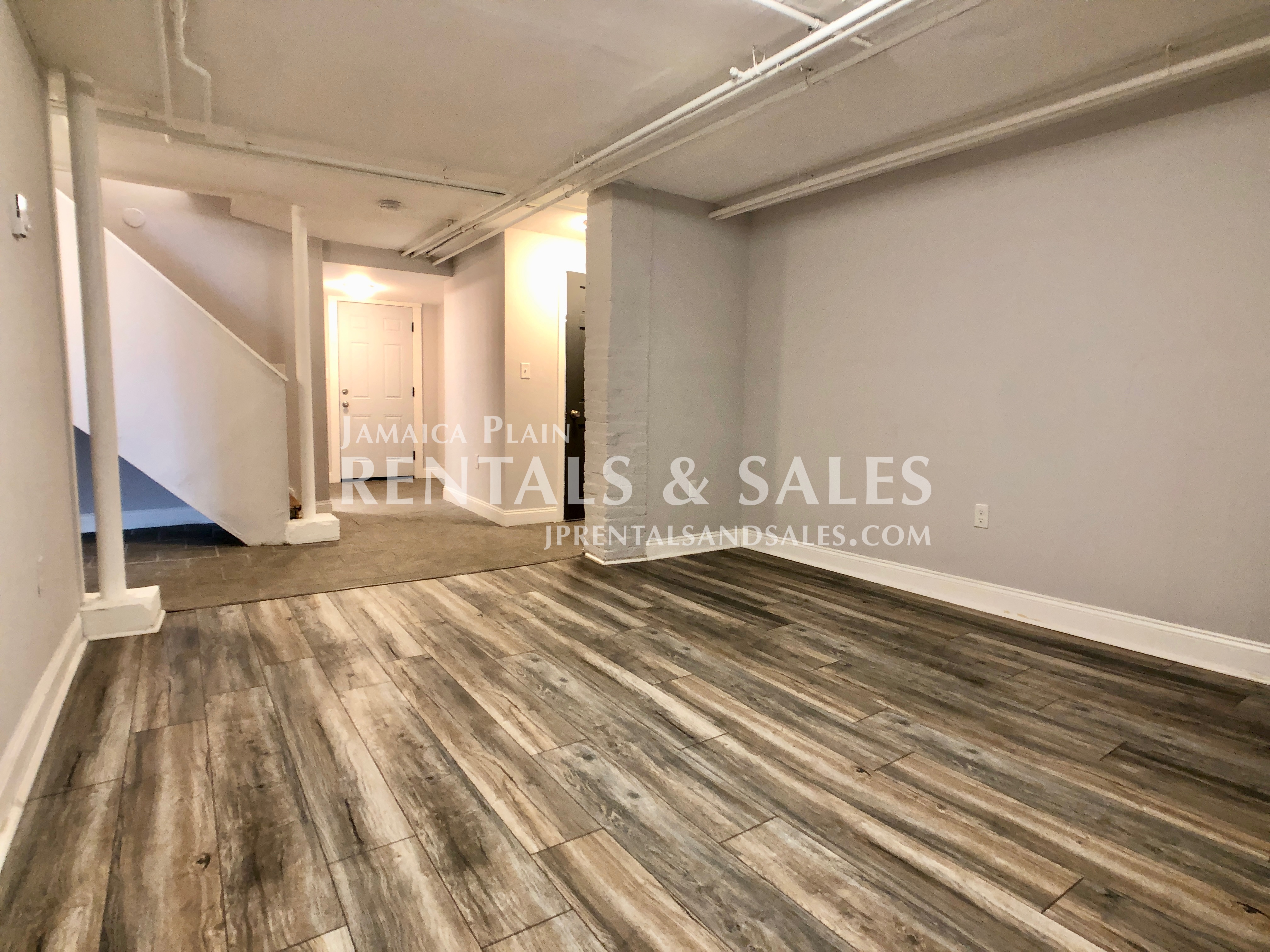 61 Pond St, Jamaica Plain