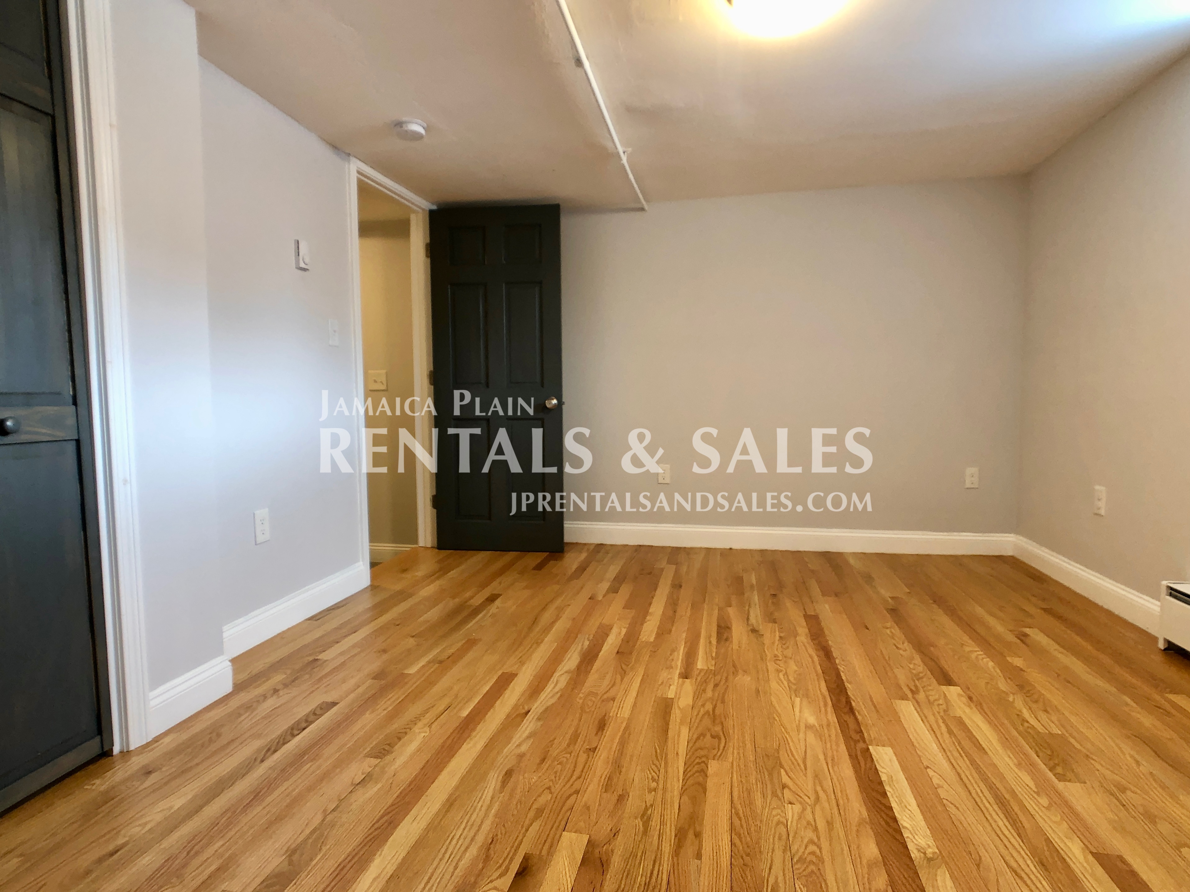 61 Pond St, Jamaica Plain