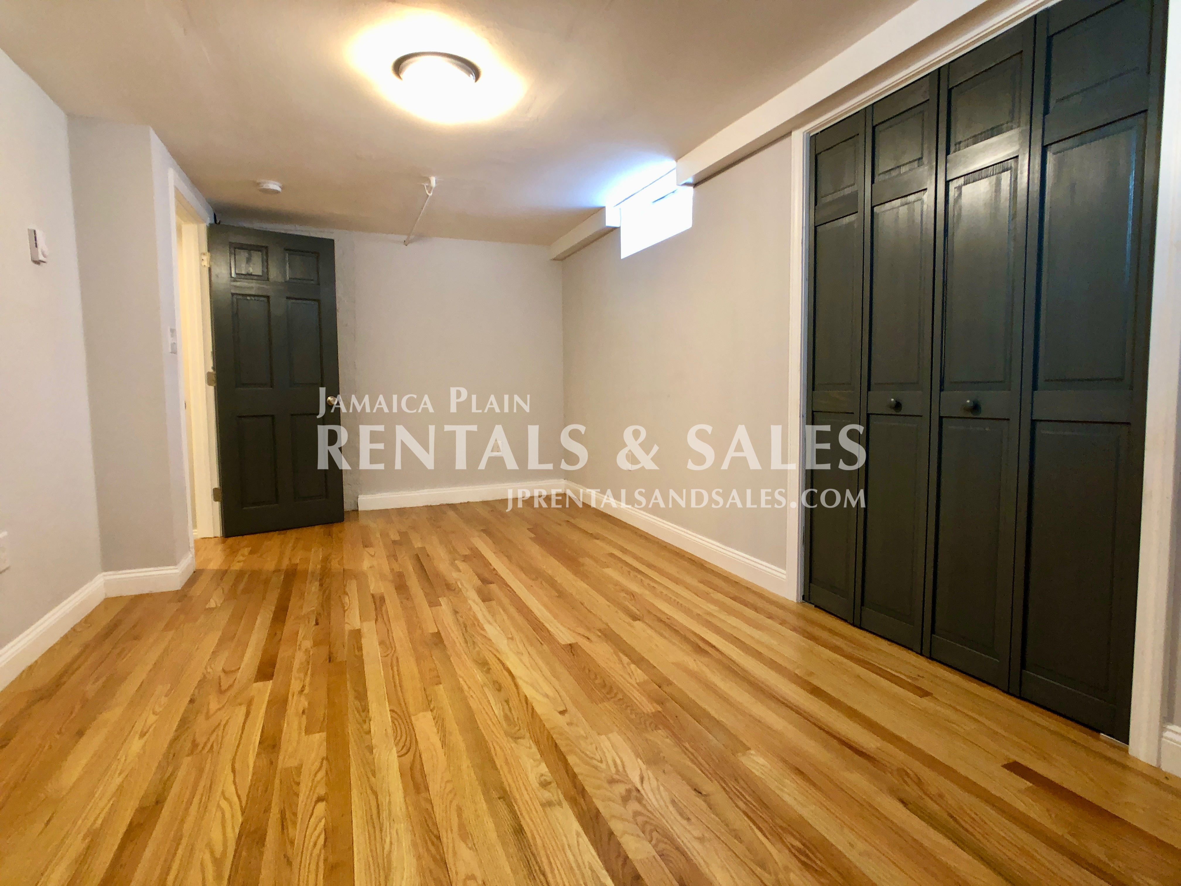 61 Pond St, Jamaica Plain