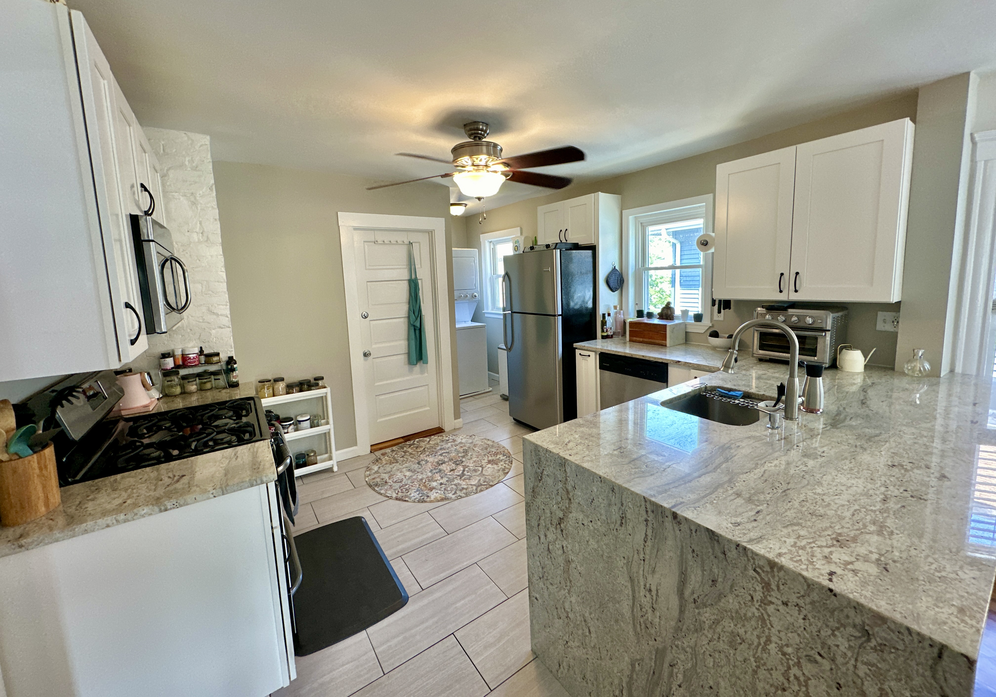 17 Lesher St, Roslindale