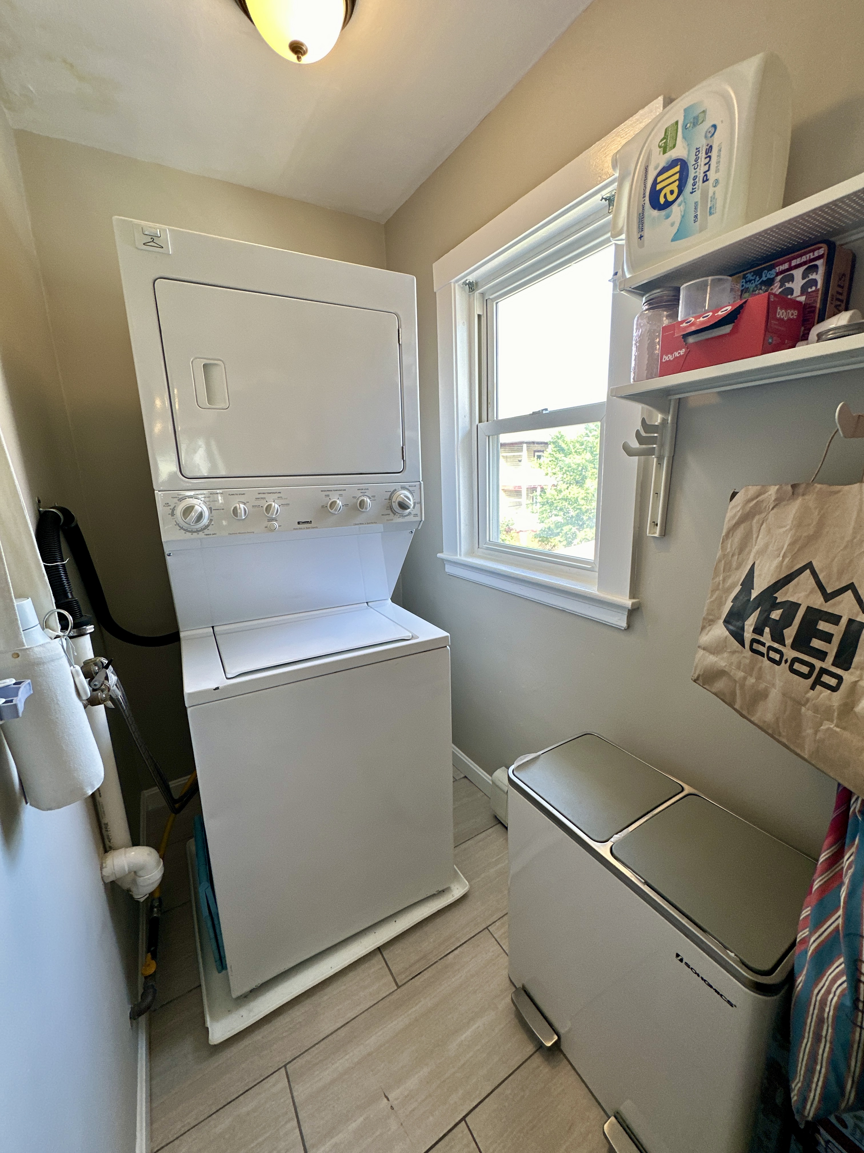 17 Lesher St, Roslindale