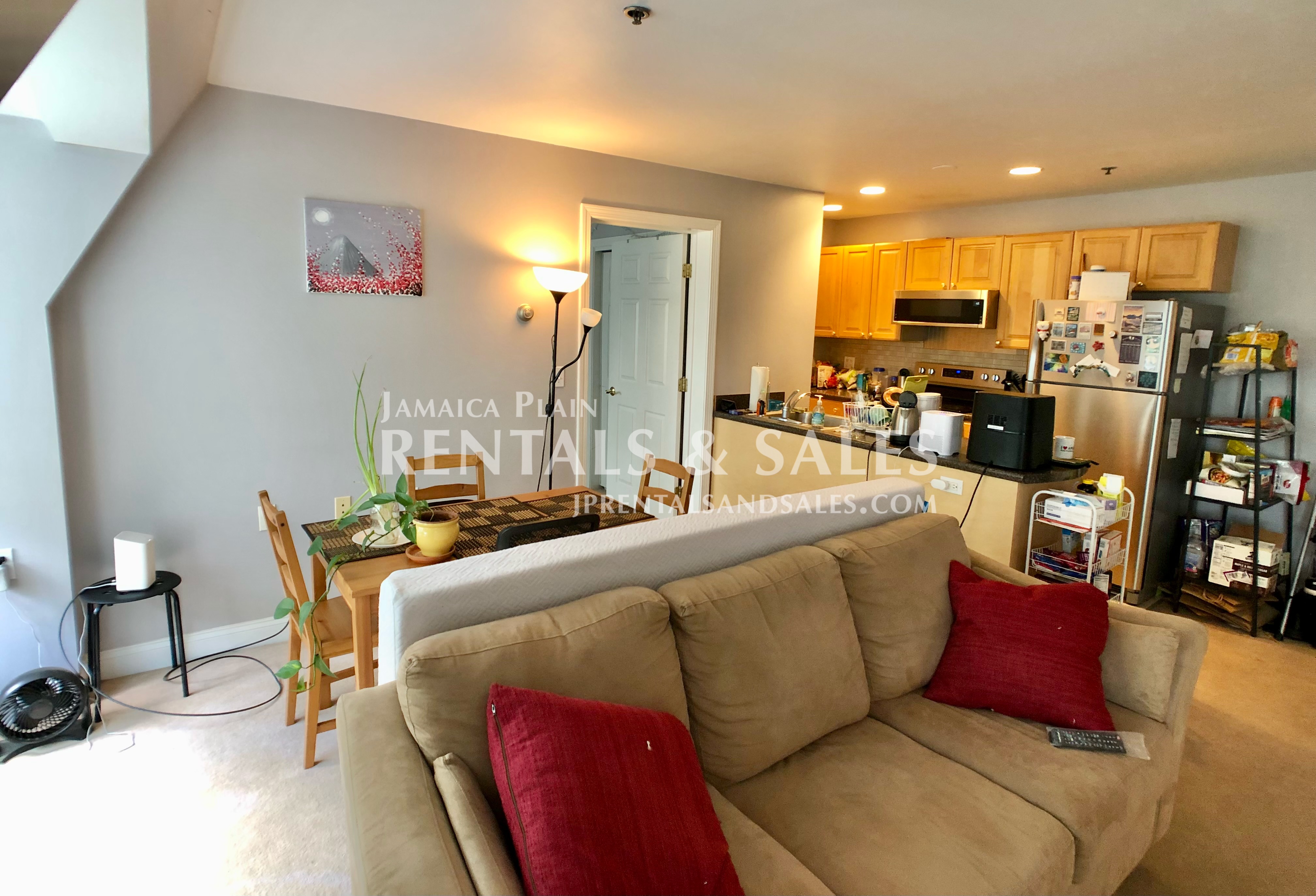 332 Jamaicaway, Jamaica Plain