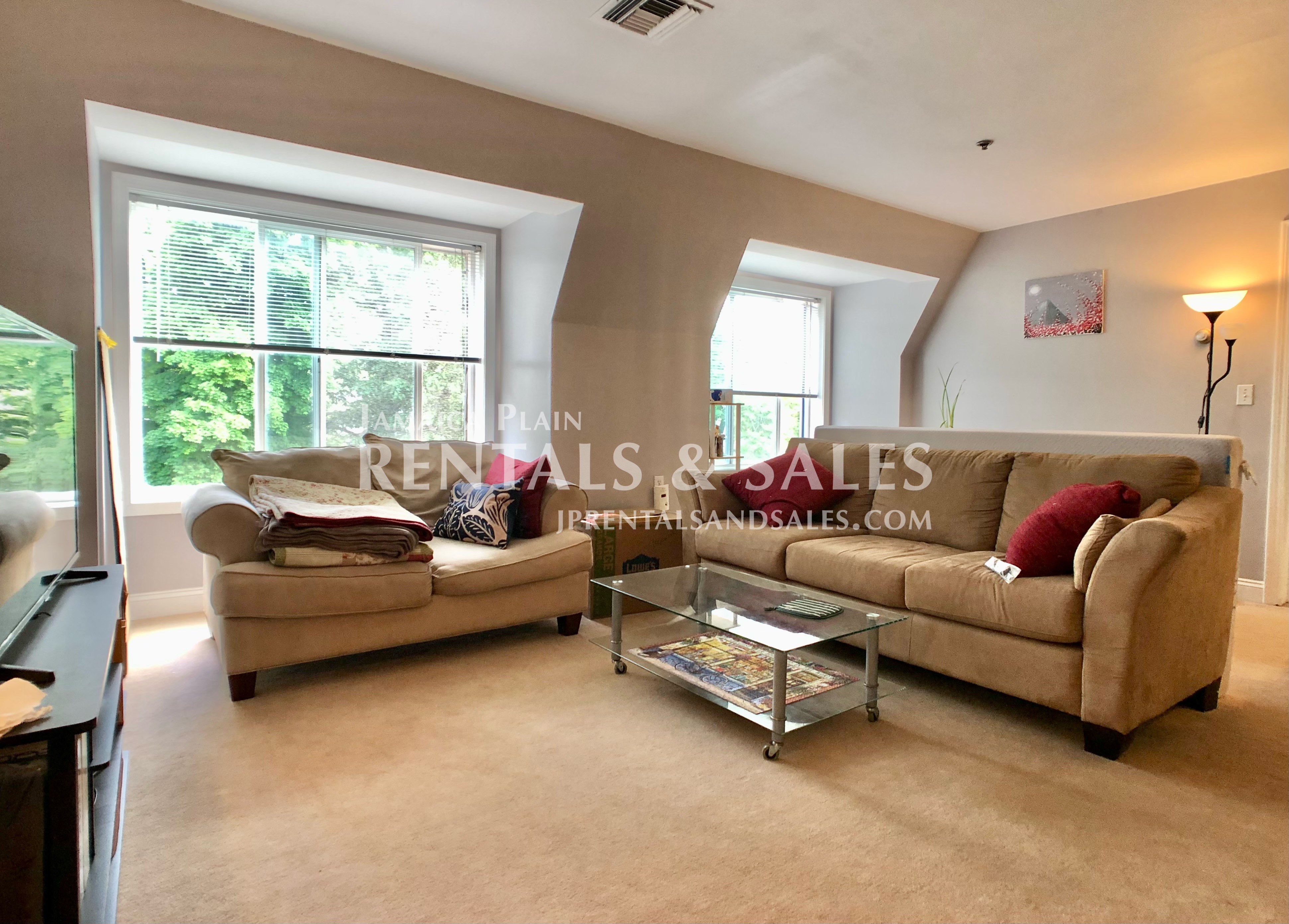 332 Jamaicaway, Jamaica Plain