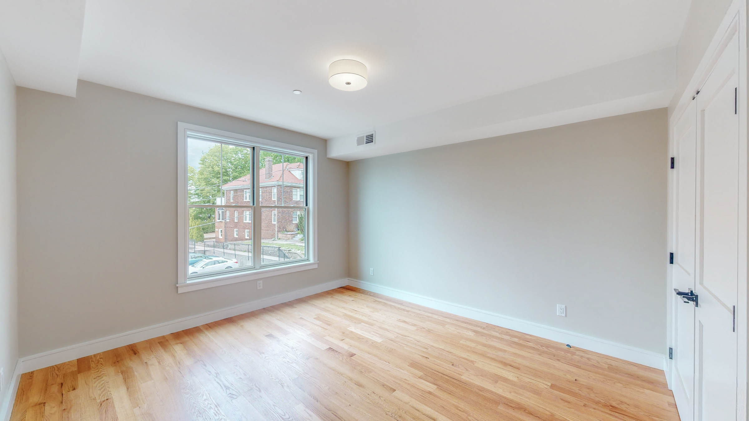 81 Chestnut Hill Ave, Brighton