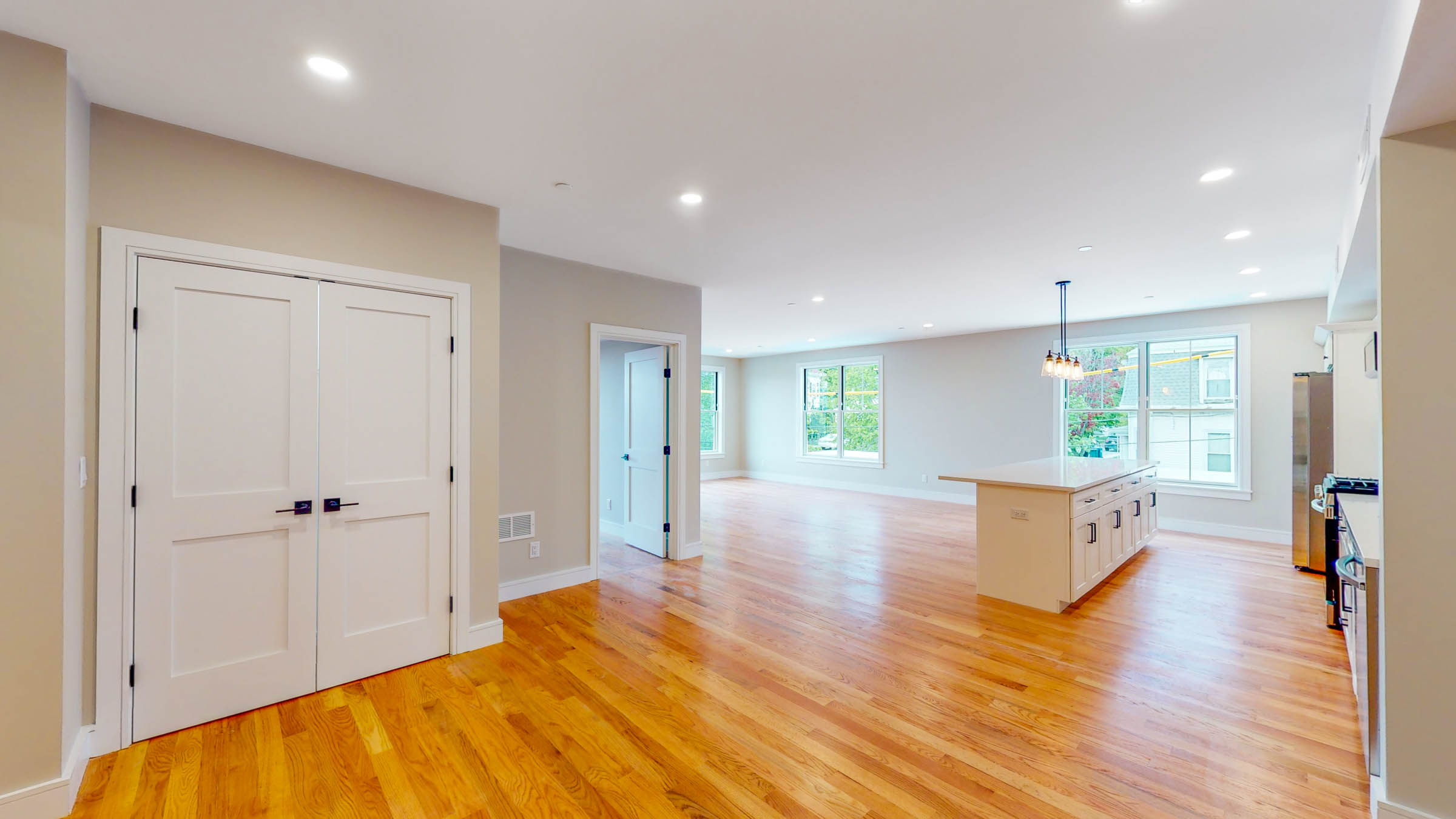 81 Chestnut Hill Ave, Brighton