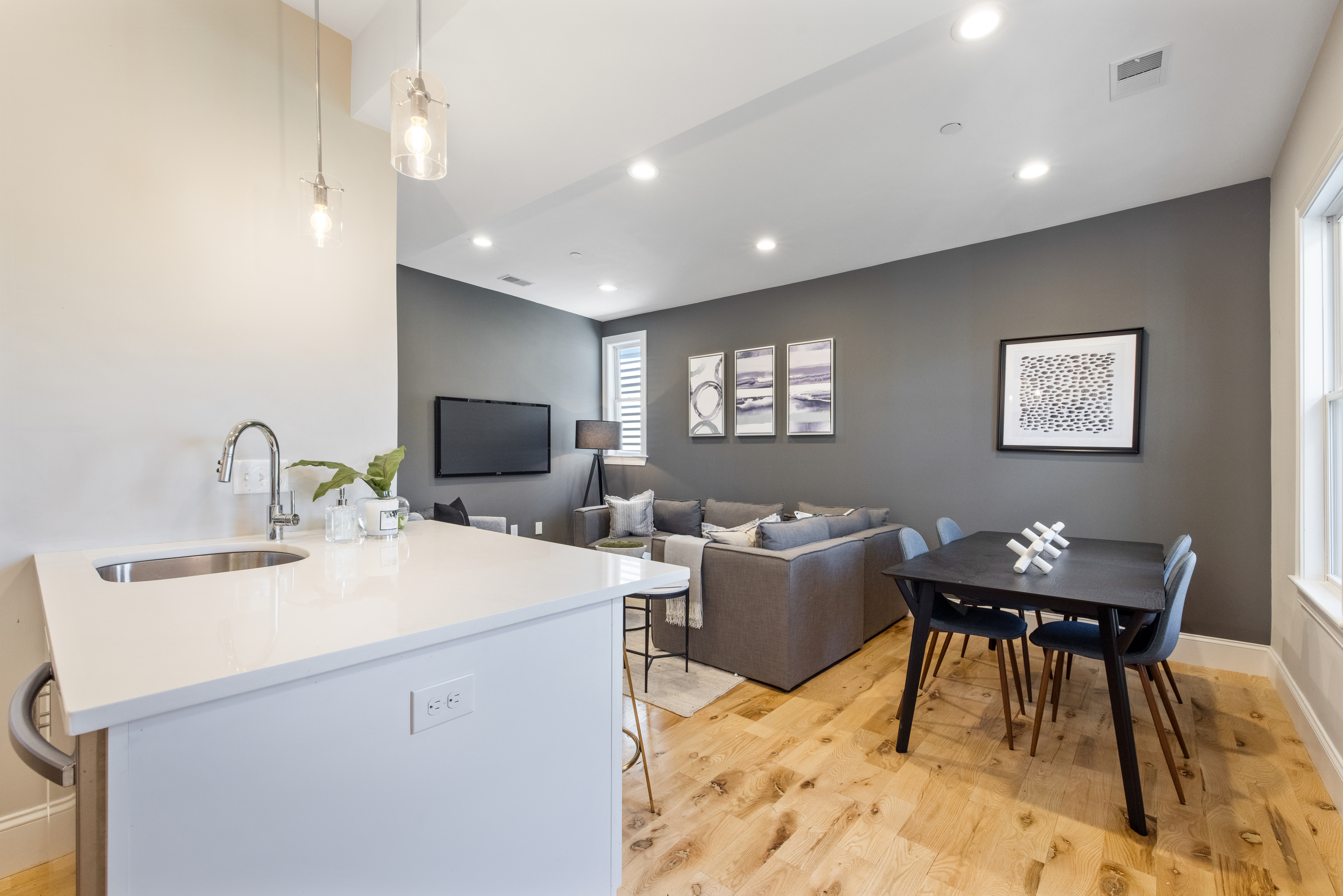 220 Bremen St, East Boston