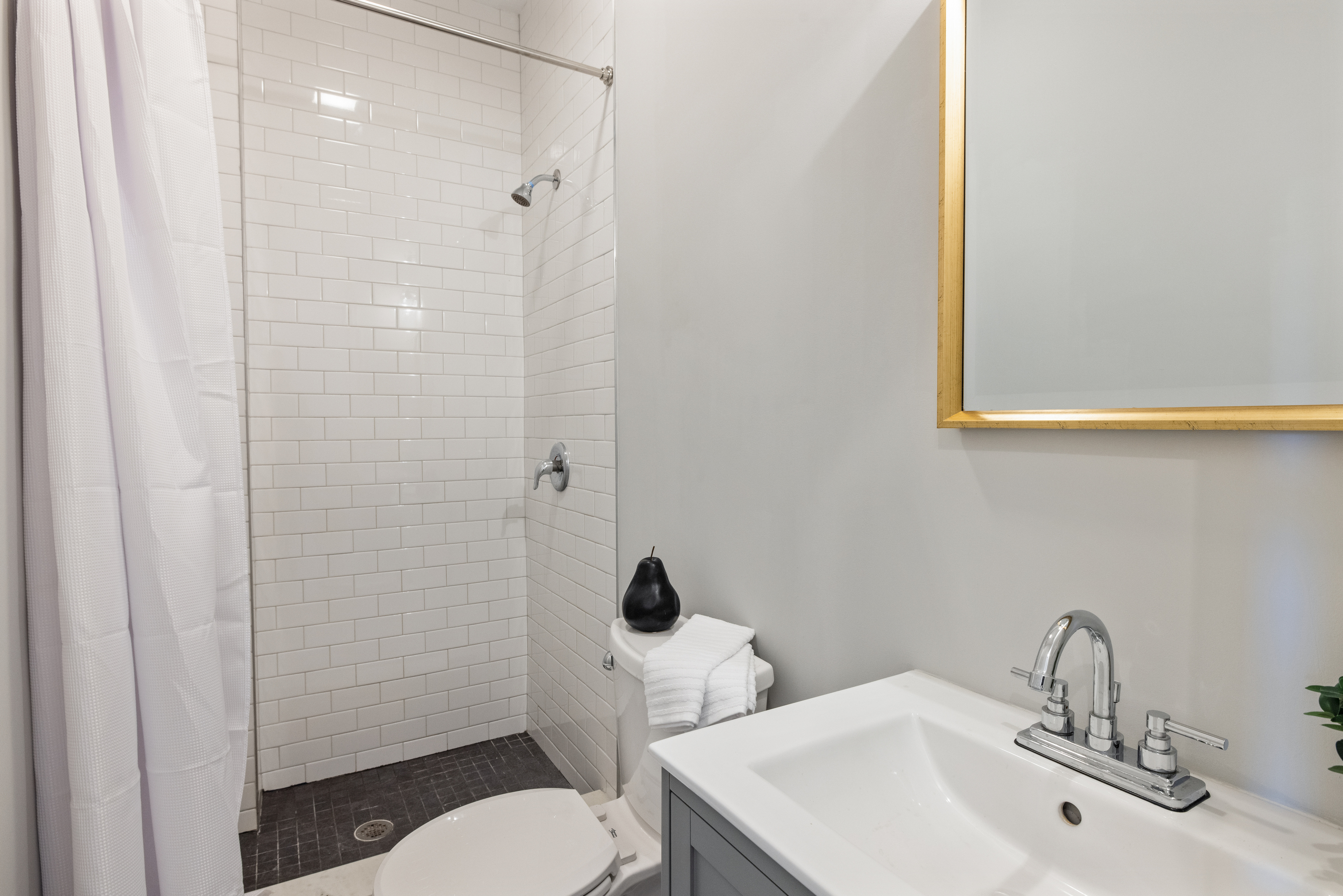 220 Bremen St, East Boston