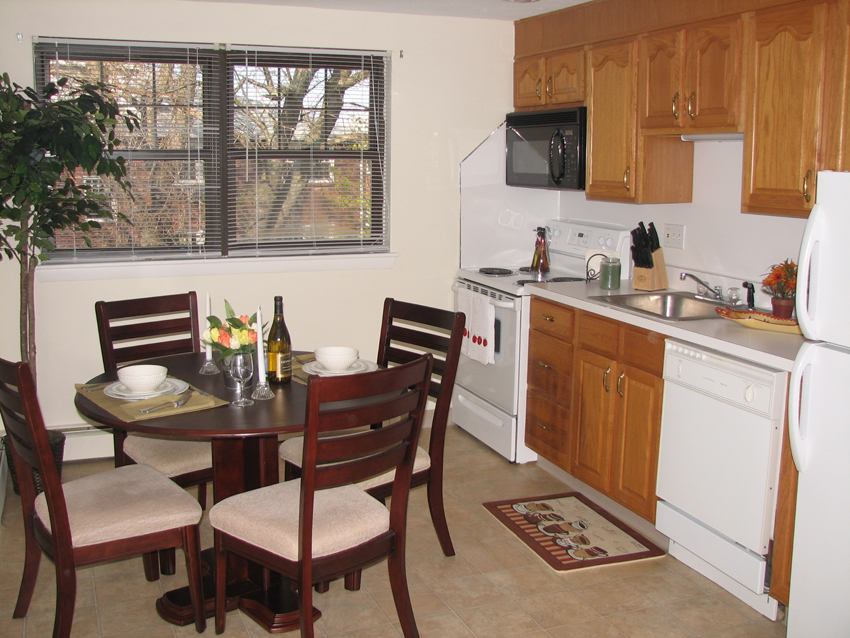 12 River Dr, Danvers