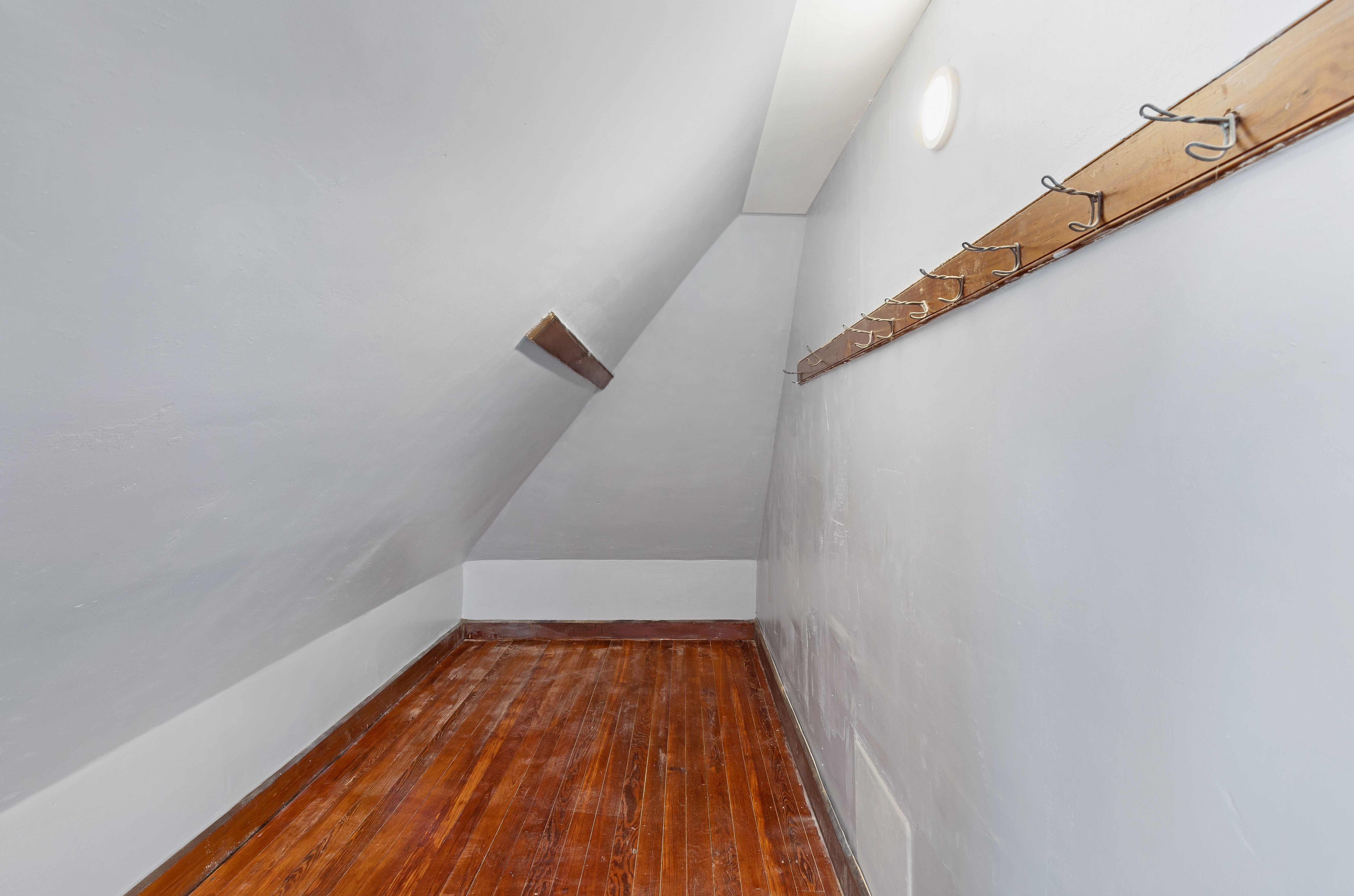 7 Pasadena Rd, Dorchester