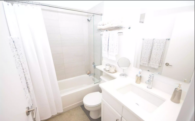 1 Devonshire Pl, Downtown