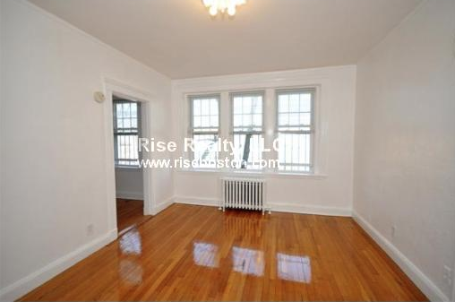 1949 Commonwealth Ave, Brighton