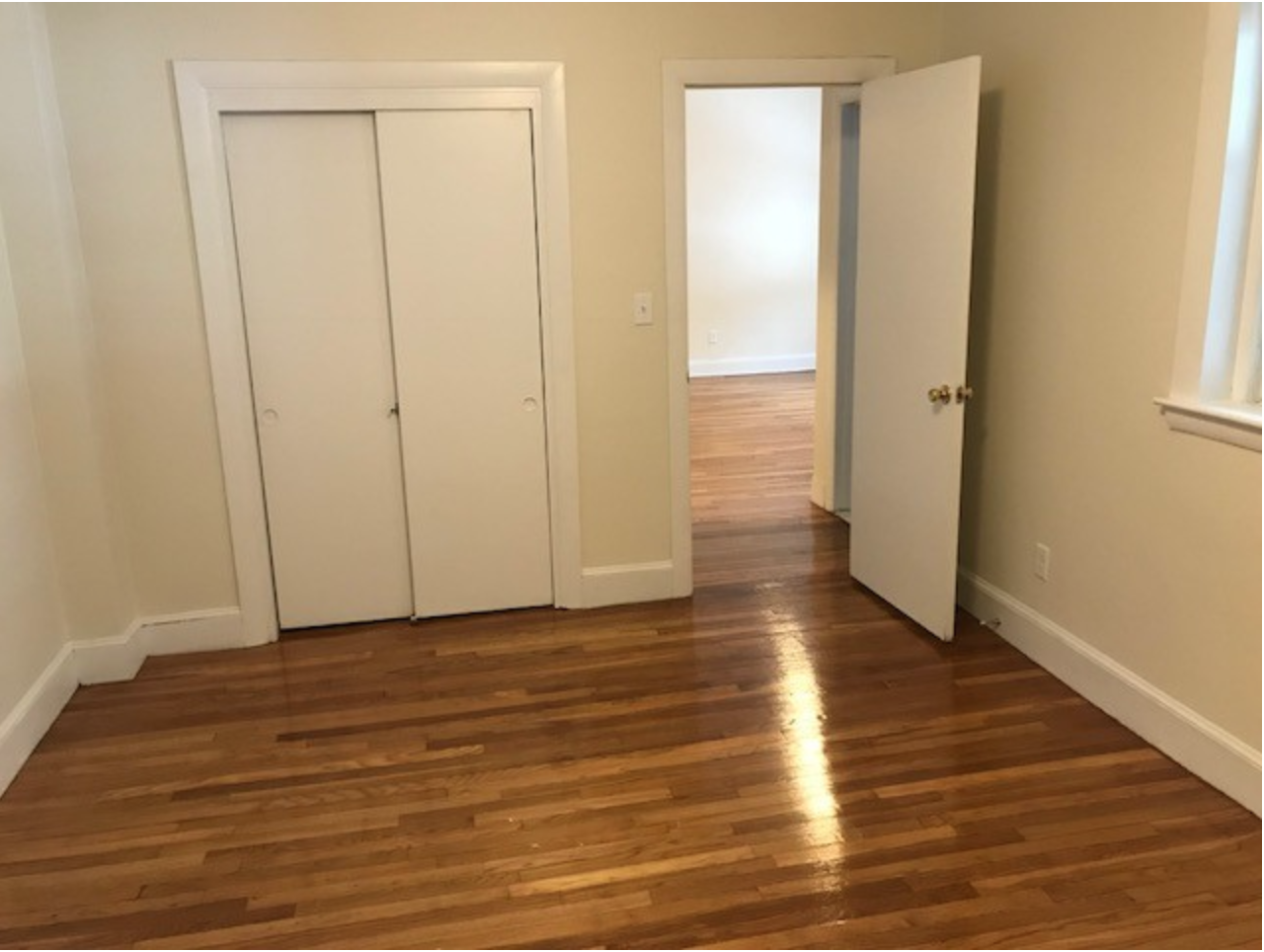 33 Lancaster Ter, Washington Square