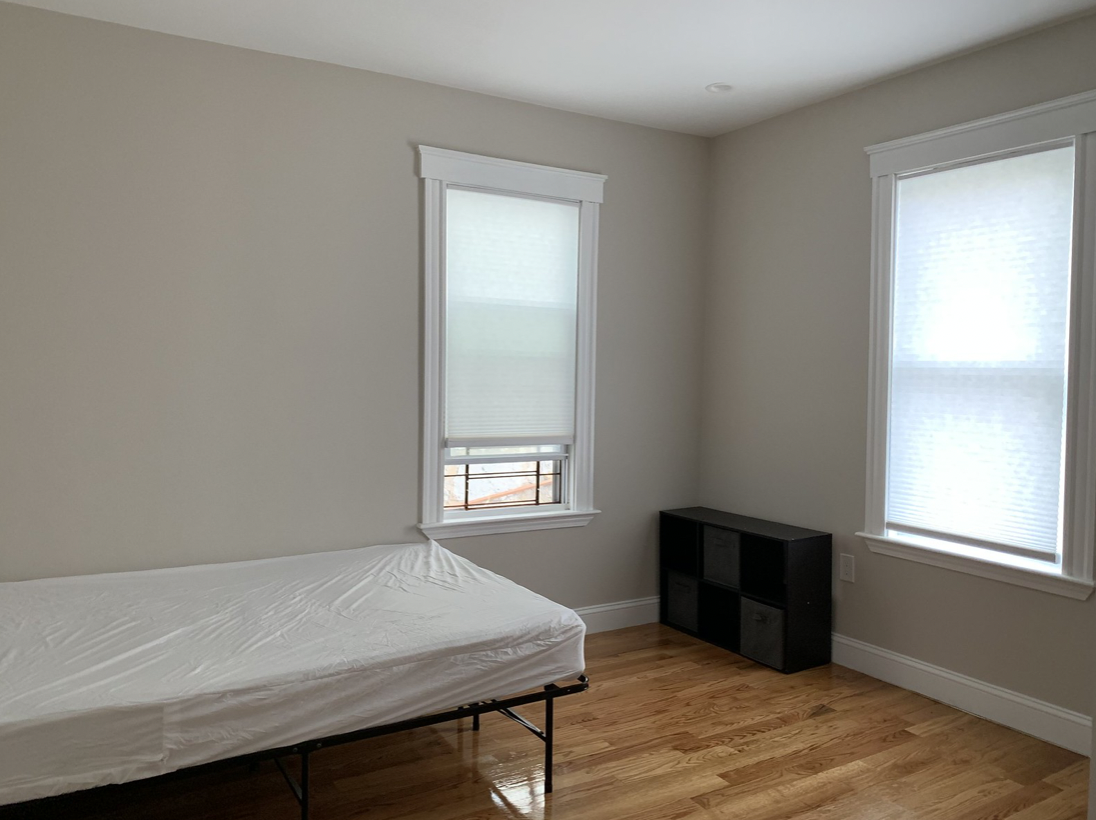 147 Hillside St, Mission Hill