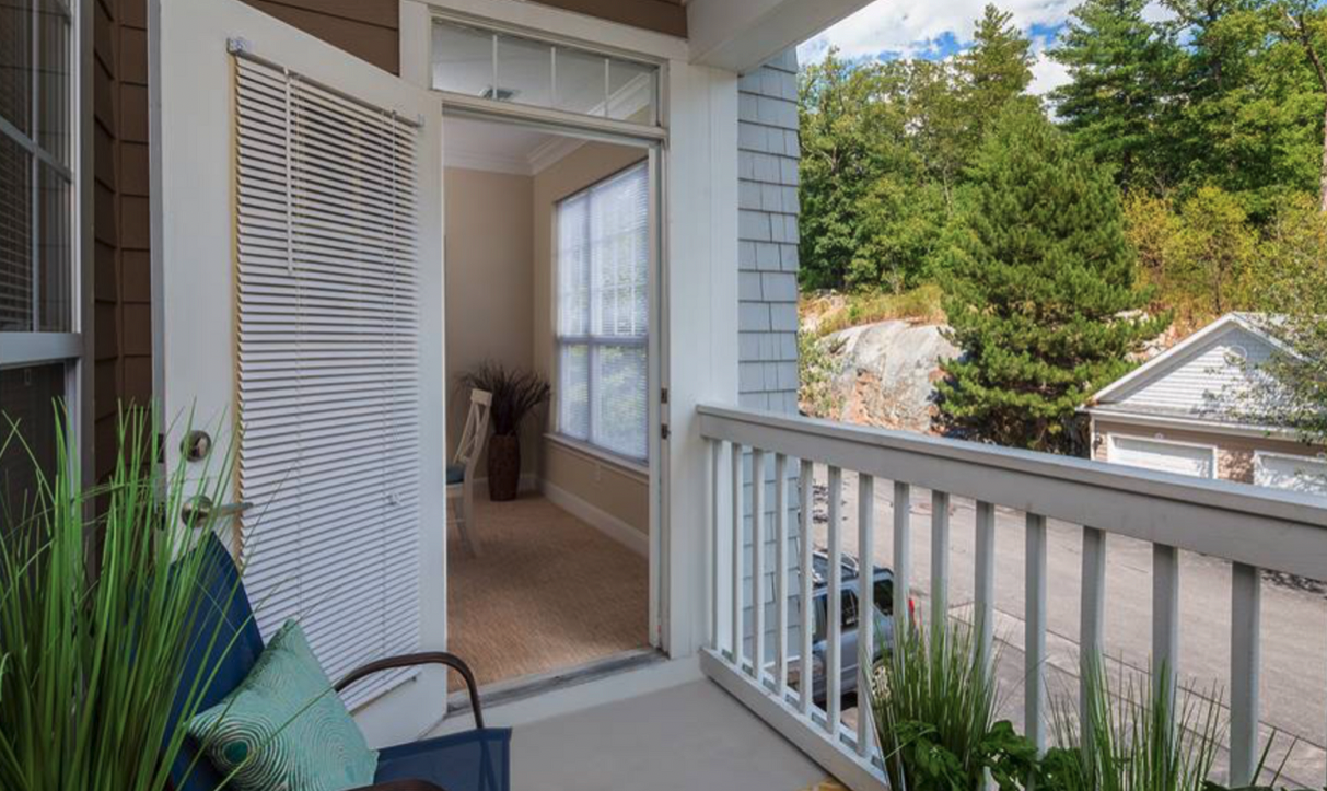 1449 Main St, Waltham