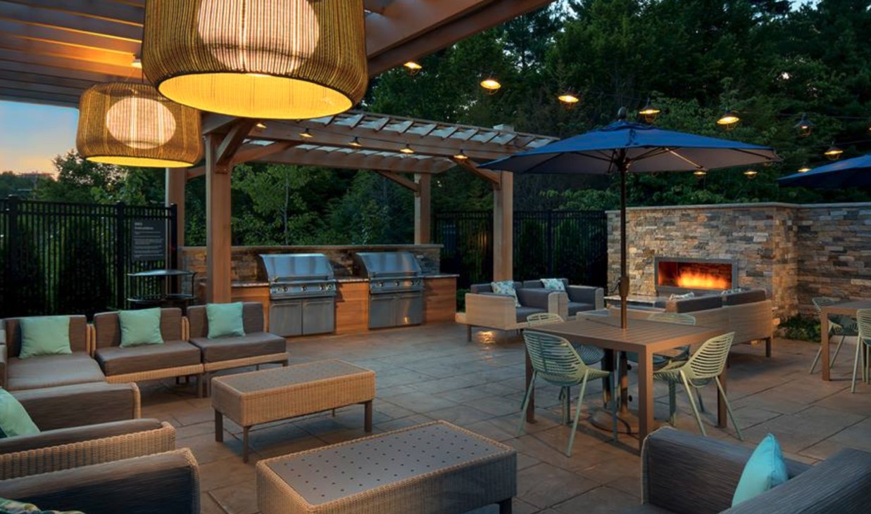 1449 Main St, Waltham