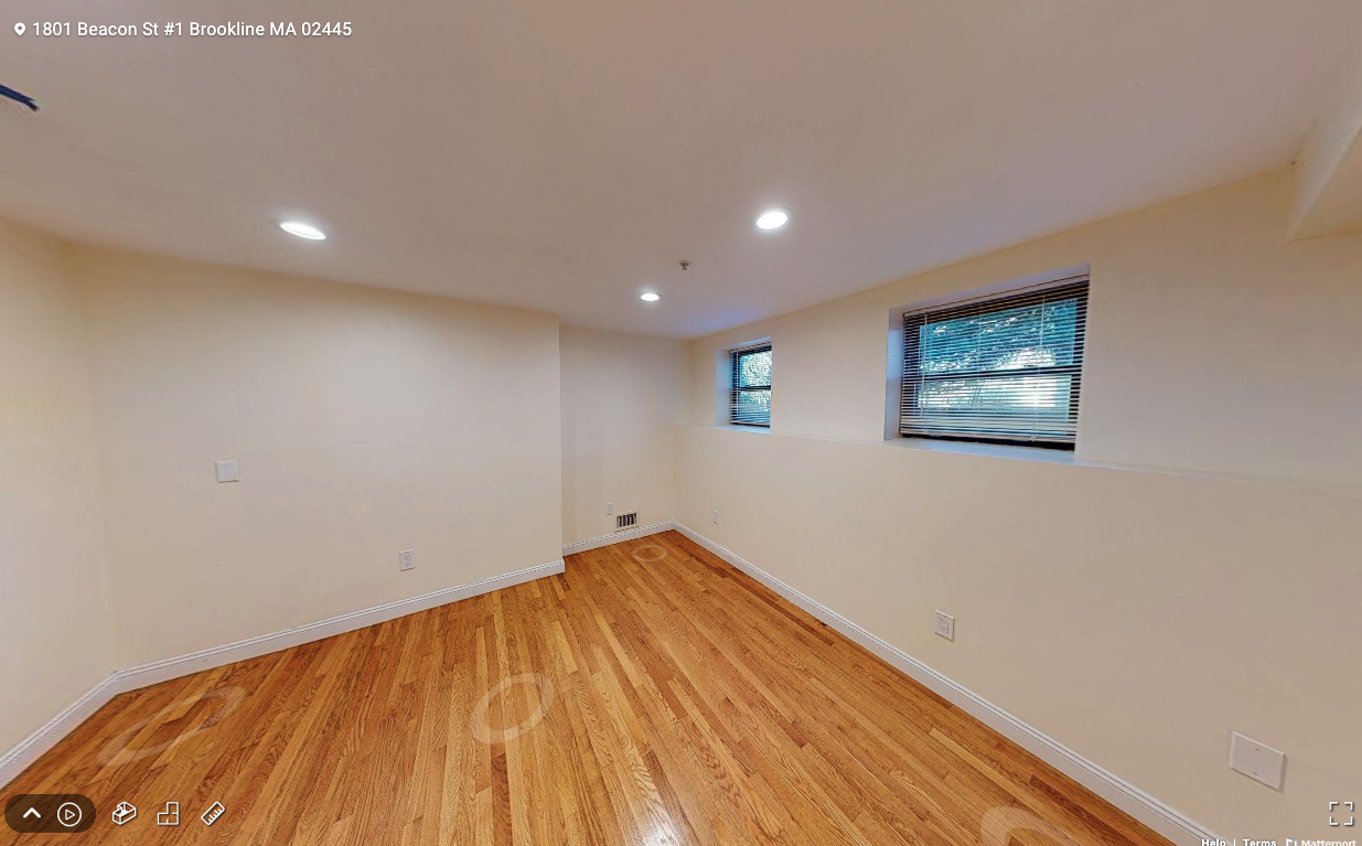 1801 Beacon St, Washington Square