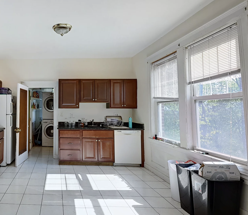 277 Mason Ter, Washington Square