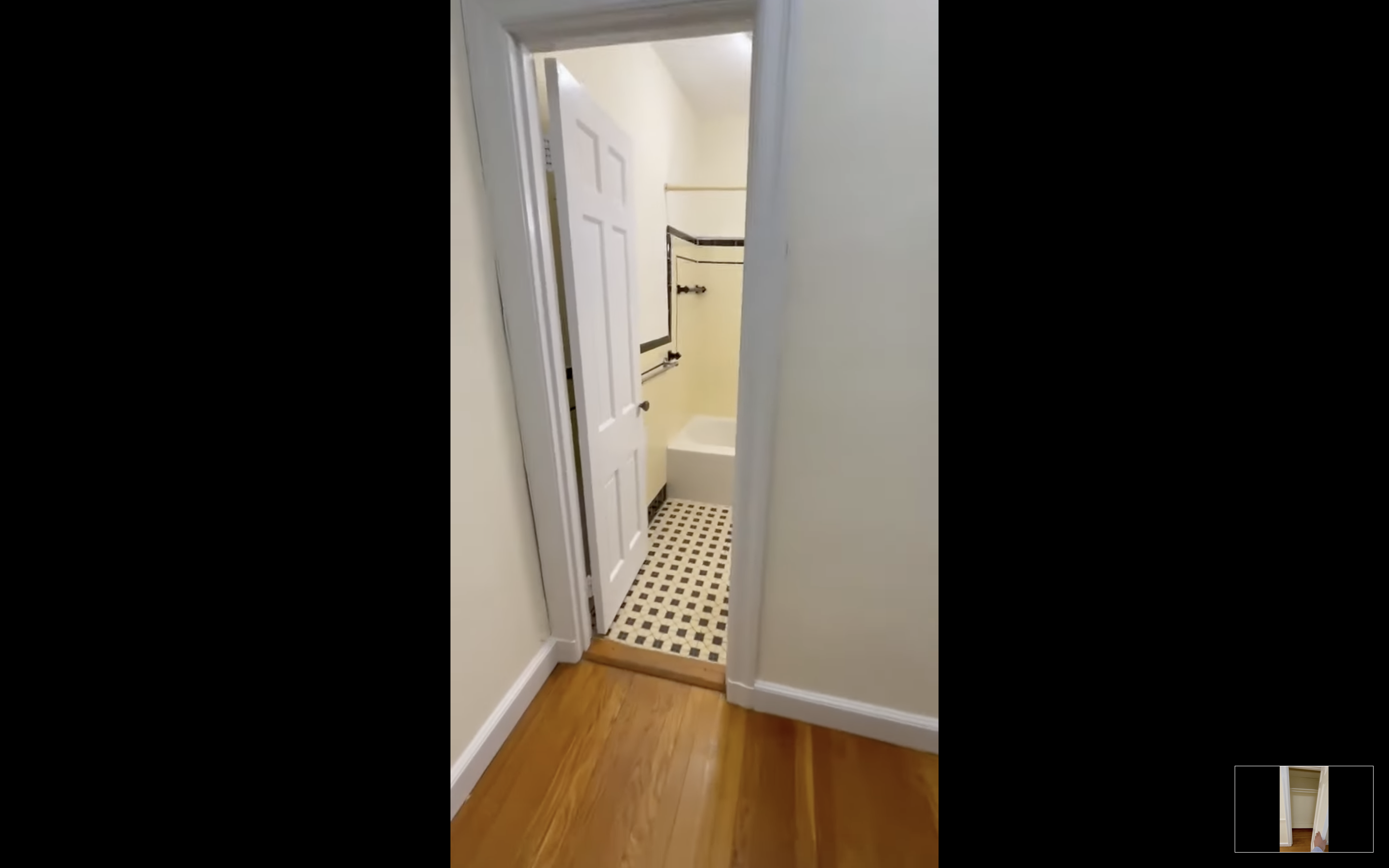 22 Fairbanks St, Washington Square