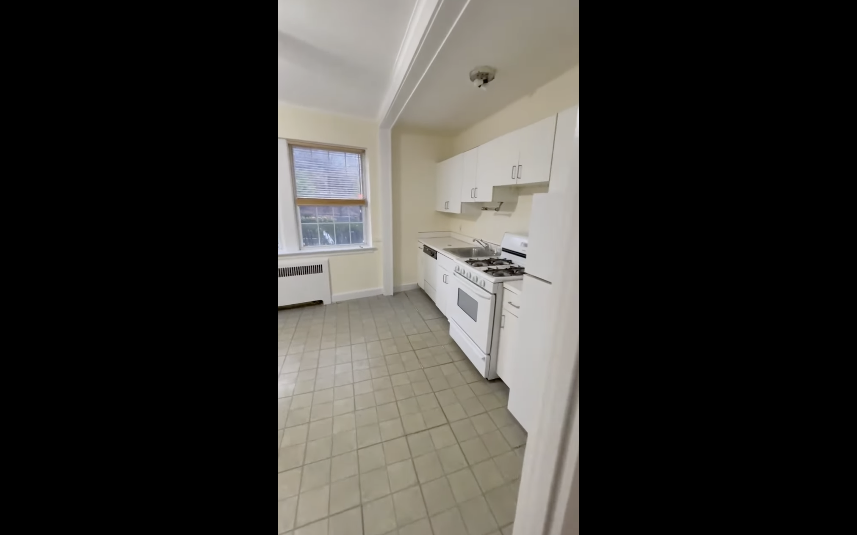 22 Fairbanks St, Washington Square