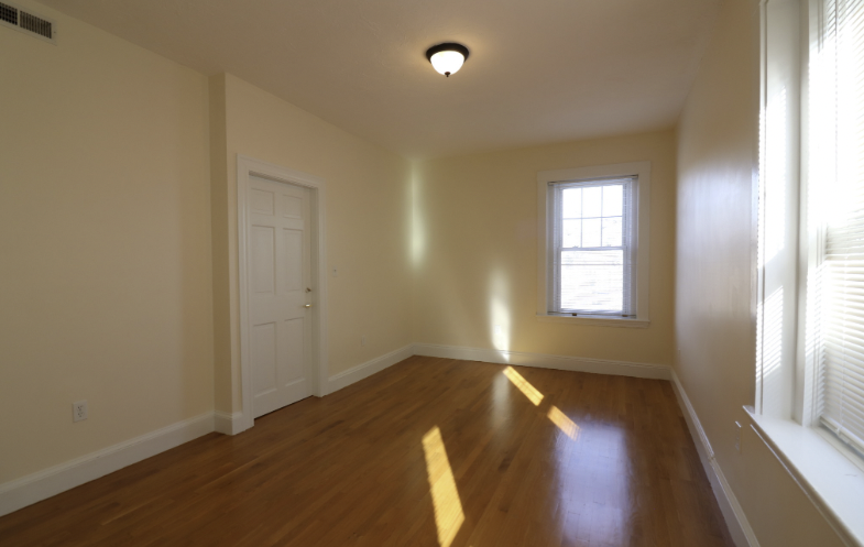 191 Winthrop Rd, Washington Square