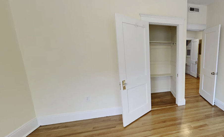 191 Winthrop Rd, Washington Square