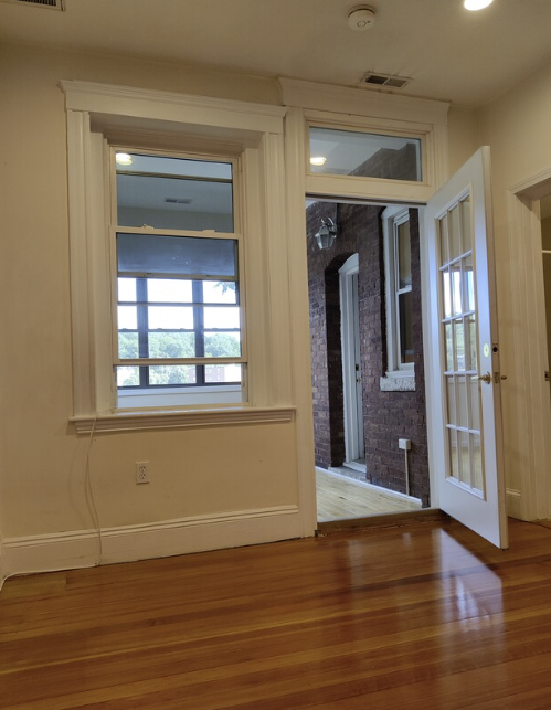 191 Winthrop Rd, Washington Square