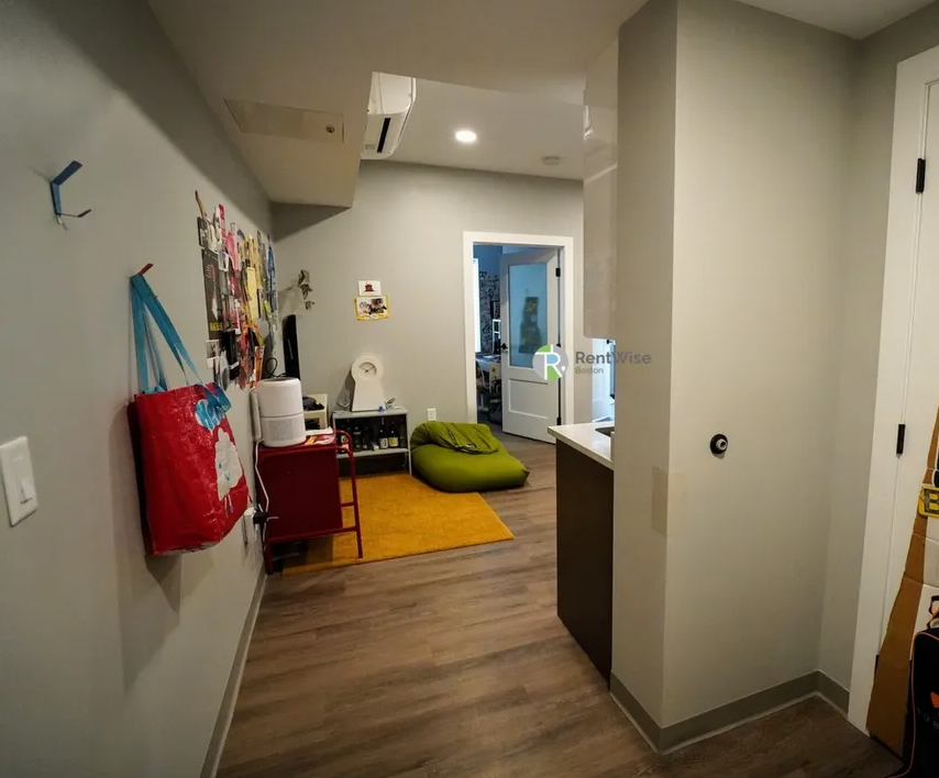 100 Hemenway St, Fenway