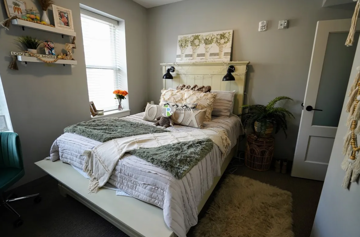 100 Hemenway St, Fenway