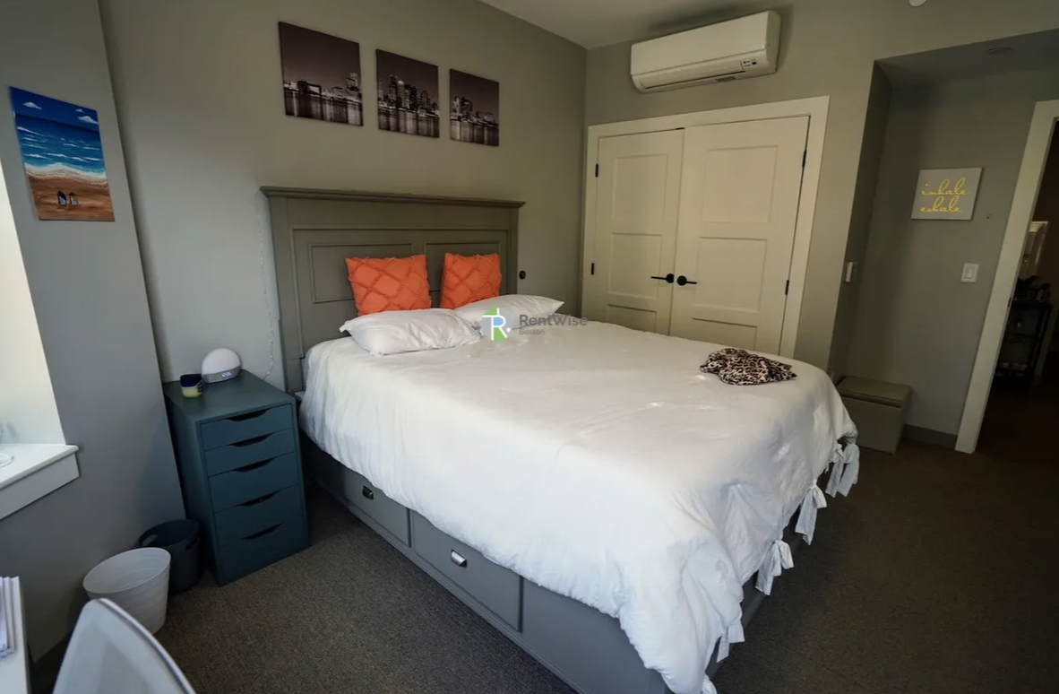 100 Hemenway St, Fenway