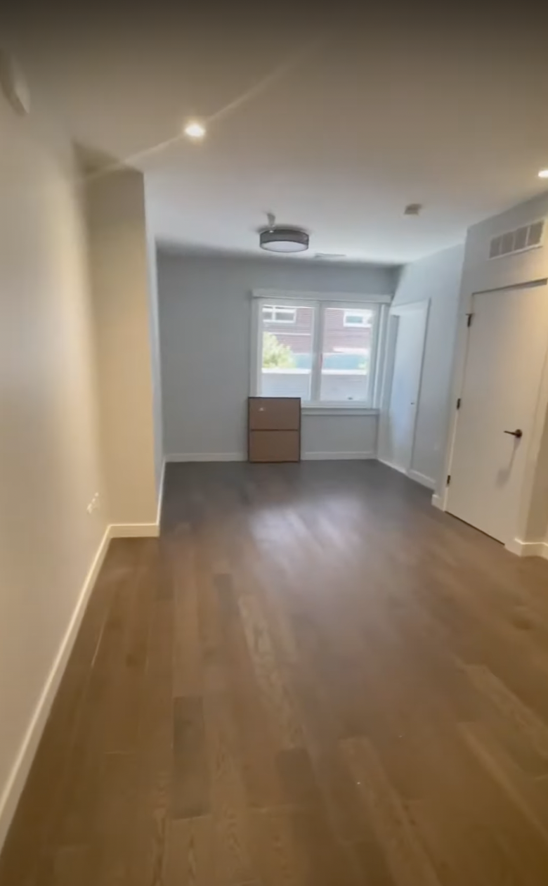 54 Auburn St, Coolidge Corner