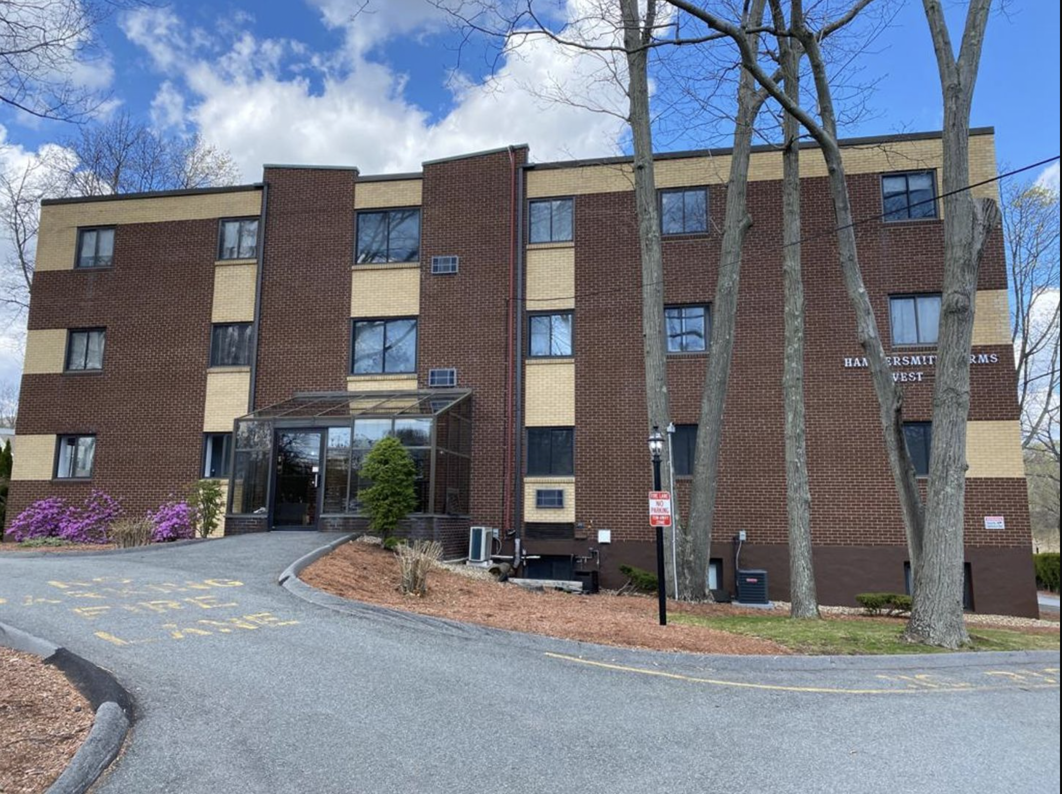 30 Hamilton St, Saugus