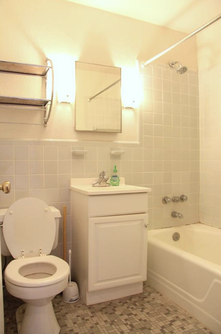 898 Massachusetts Ave, Riverside