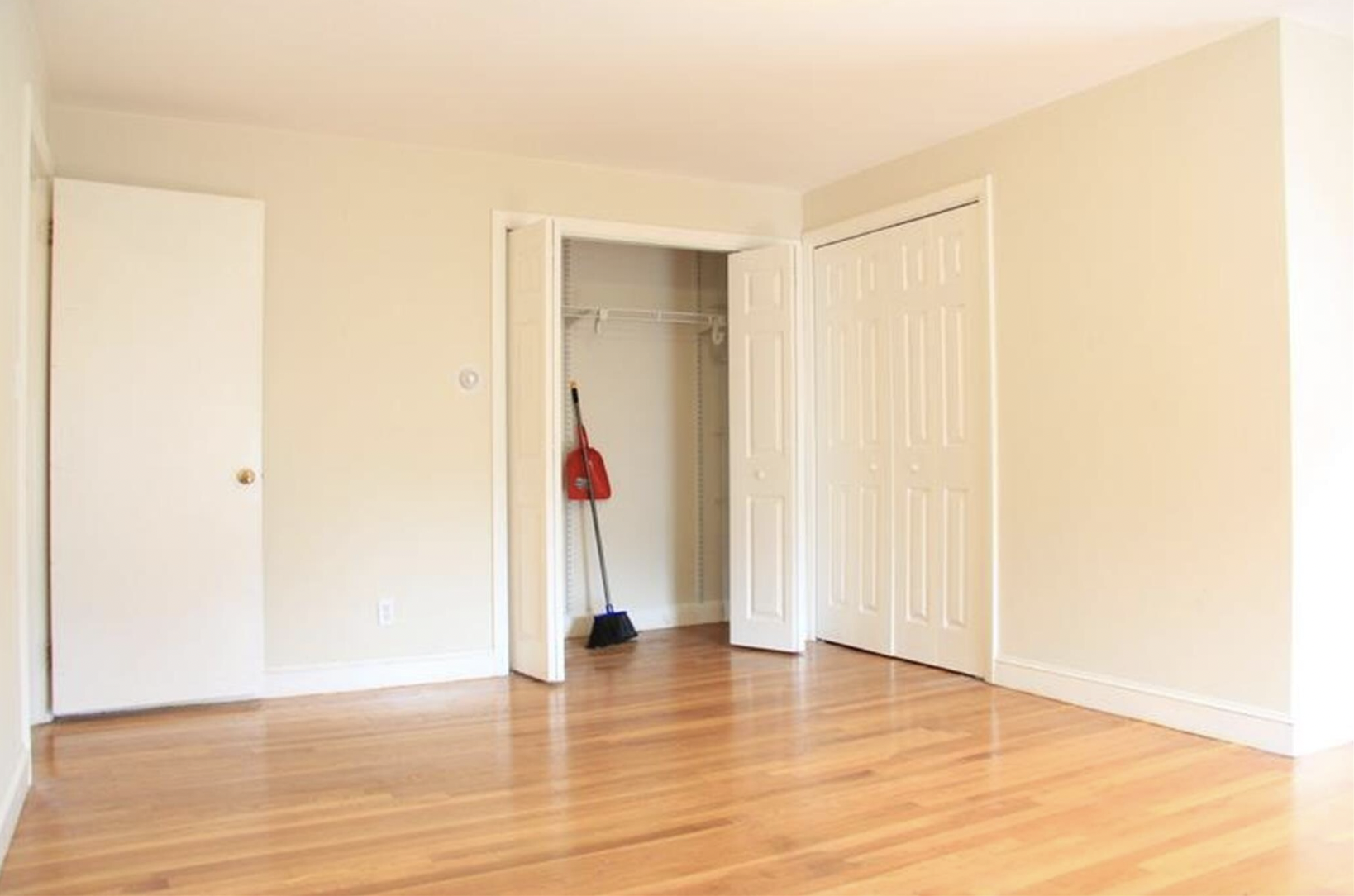 898 Massachusetts Ave, Riverside