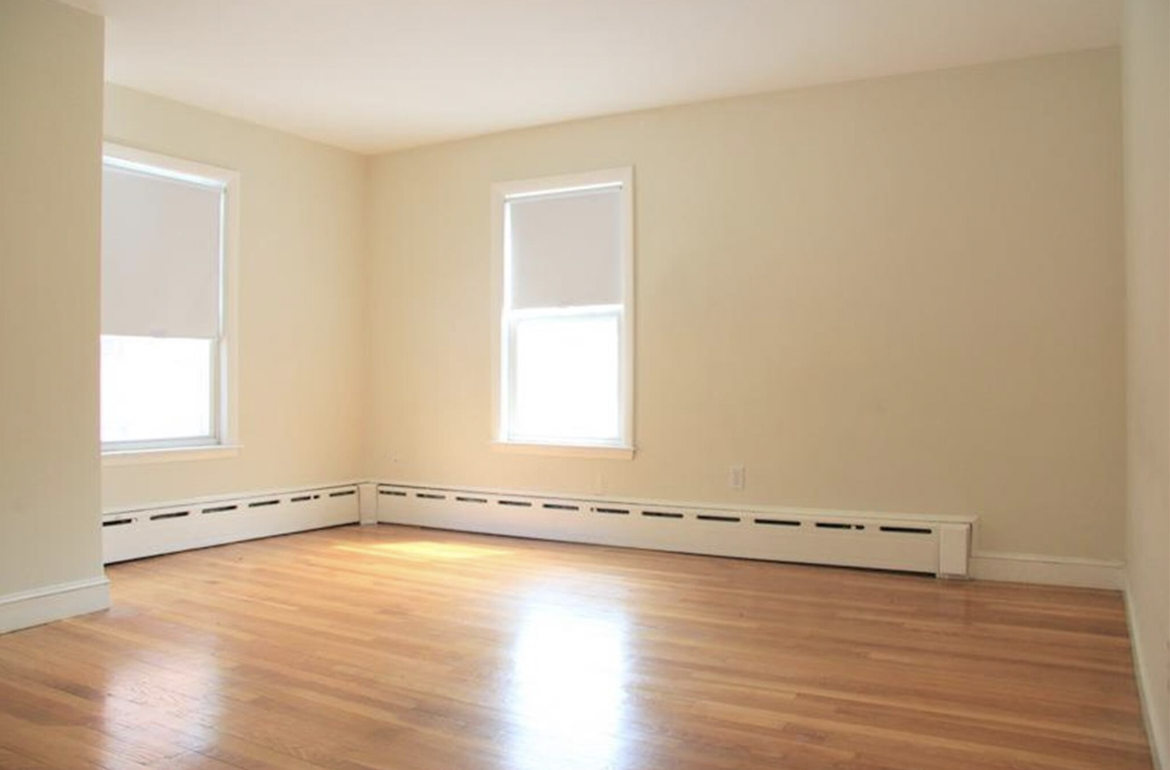 898 Massachusetts Ave, Riverside