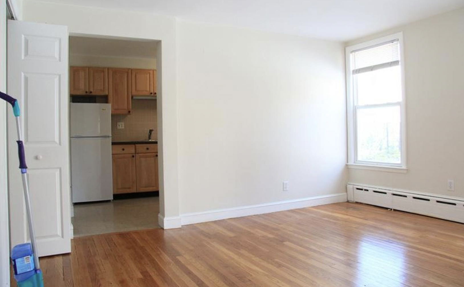 898 Massachusetts Ave, Riverside