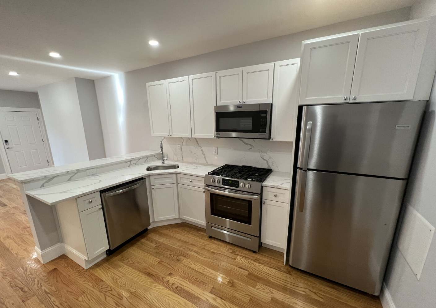 372 Oxford St, Ward Two