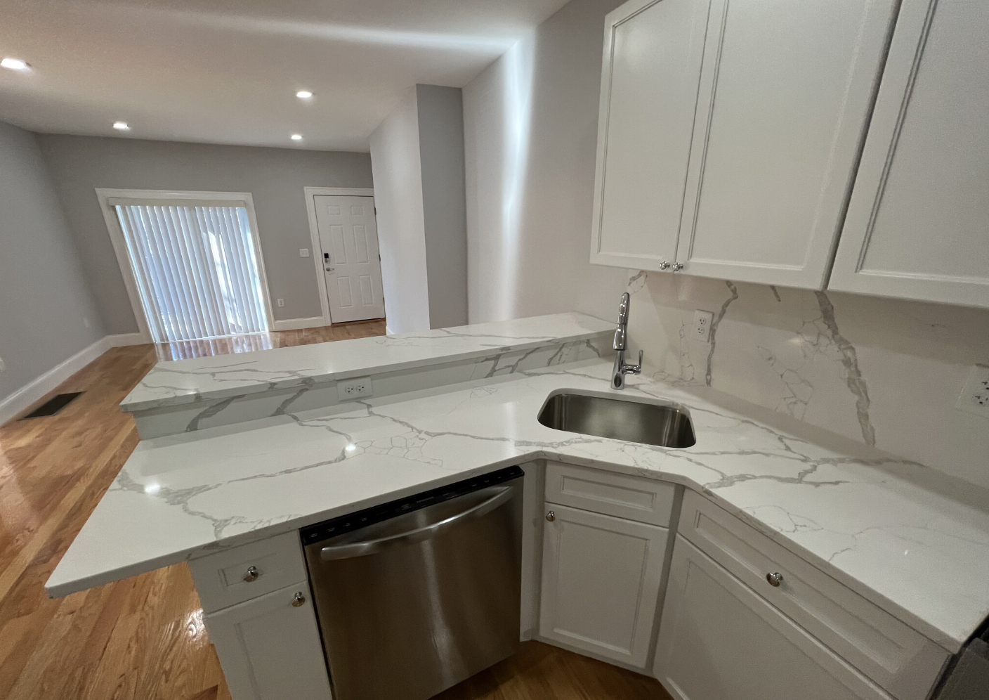 372 Oxford St, Ward Two