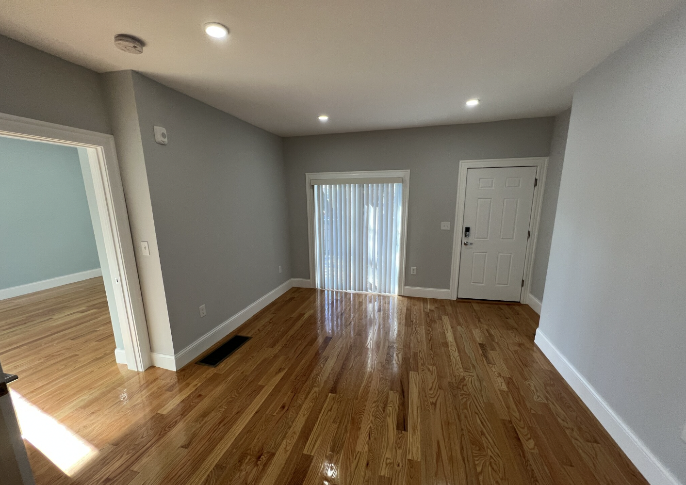 372 Oxford St, Ward Two