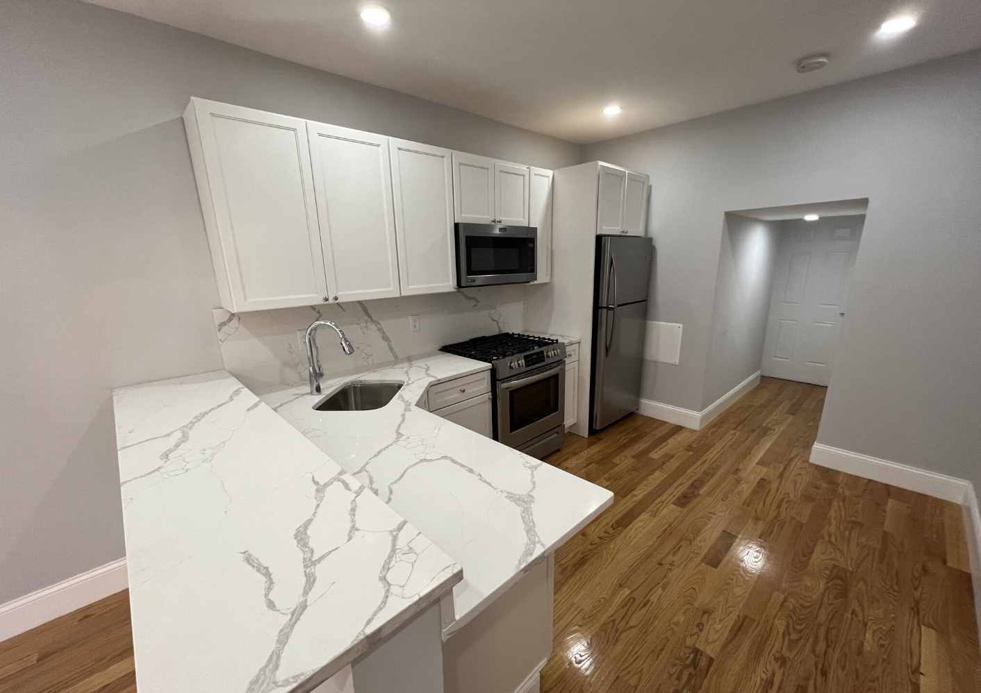 372 Oxford St, Ward Two