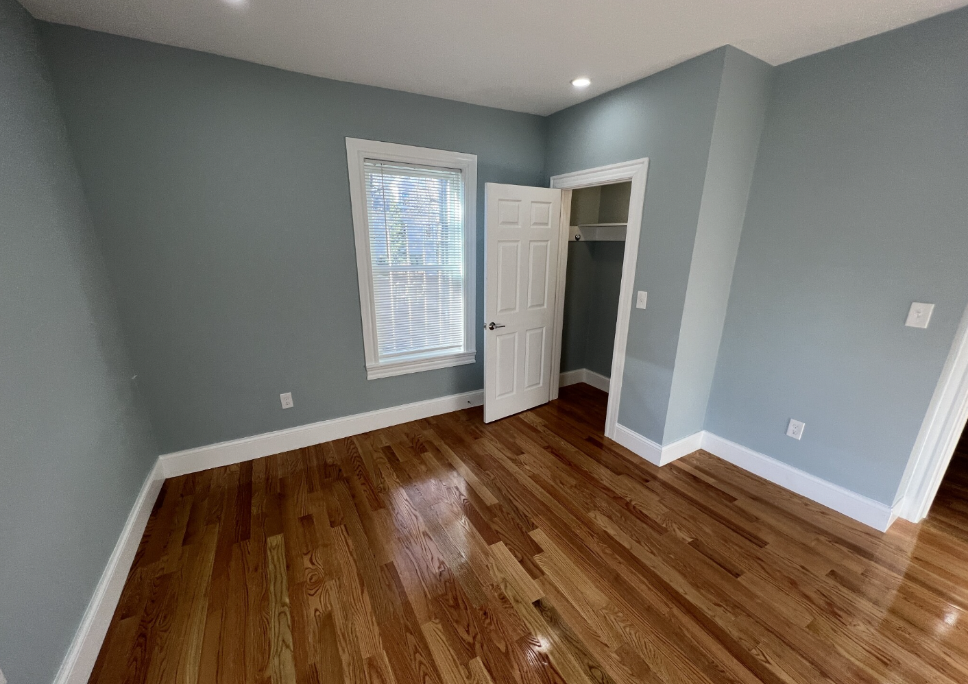 372 Oxford St, Ward Two