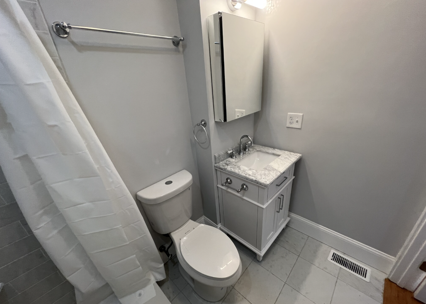 372 Oxford St, Ward Two