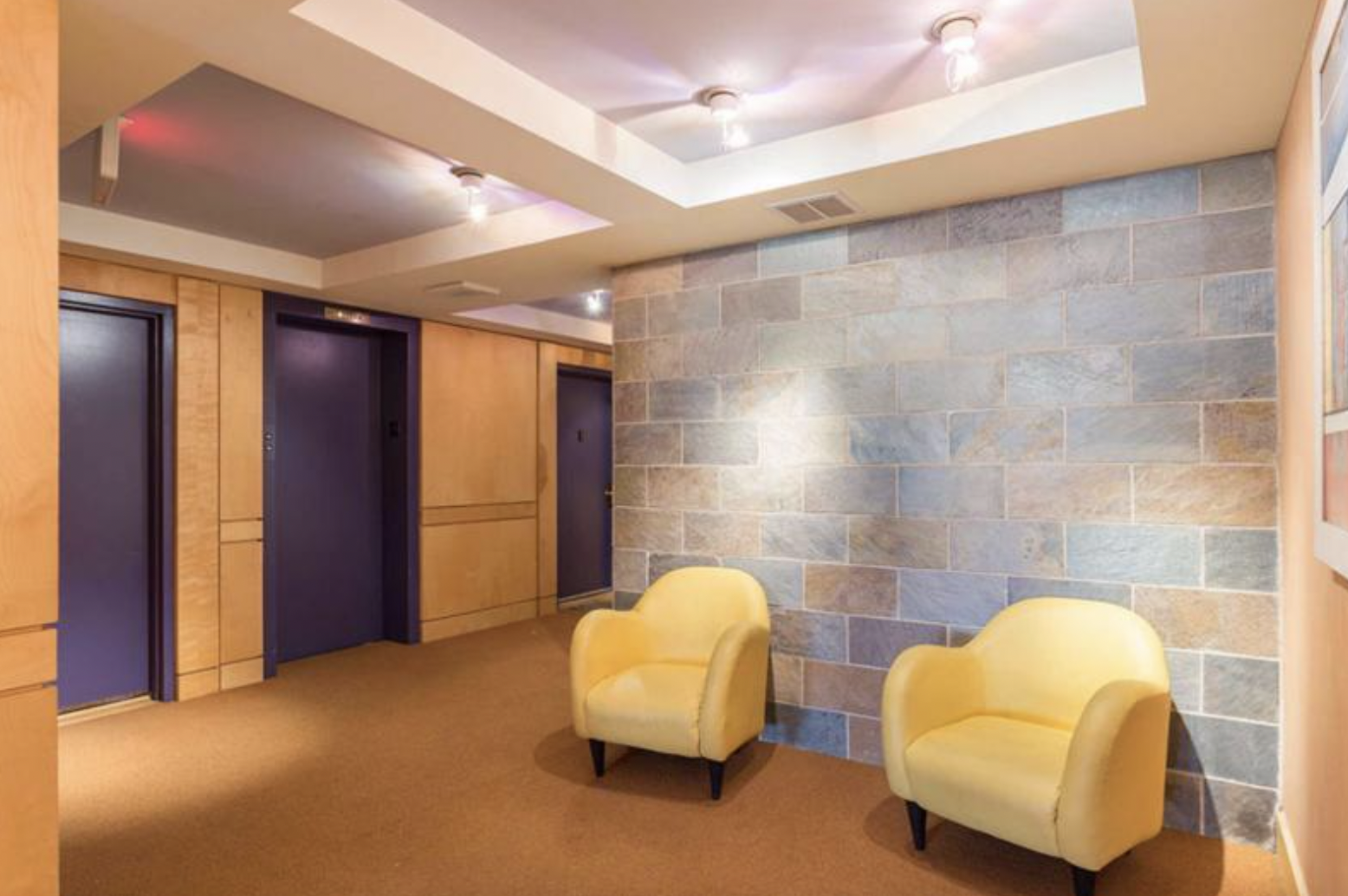 320 Hammond Pond Pkwa, Chestnut Hill