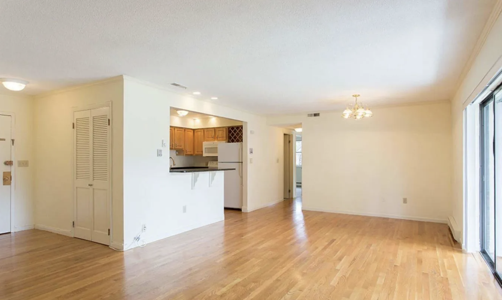 320 Hammond Pond Pkwa, Chestnut Hill