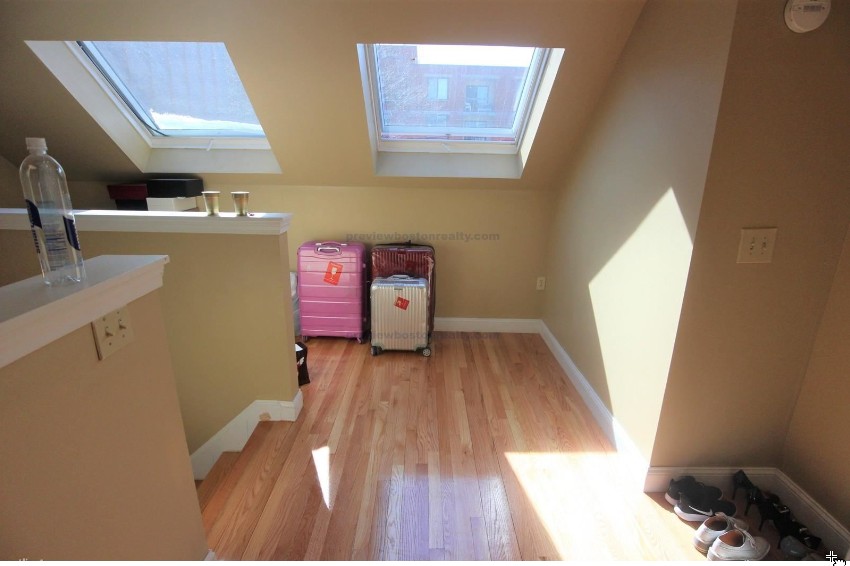 85 Brainerd Rd, Allston