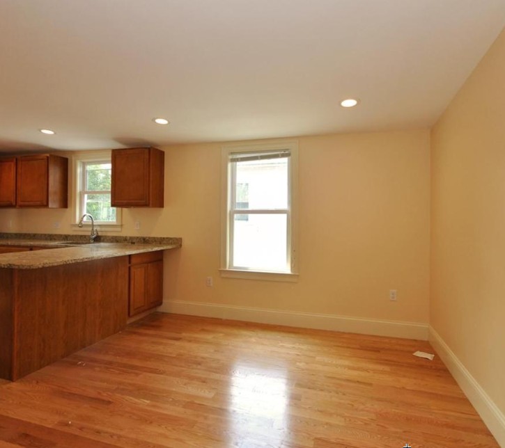 33 Pratt St, Allston