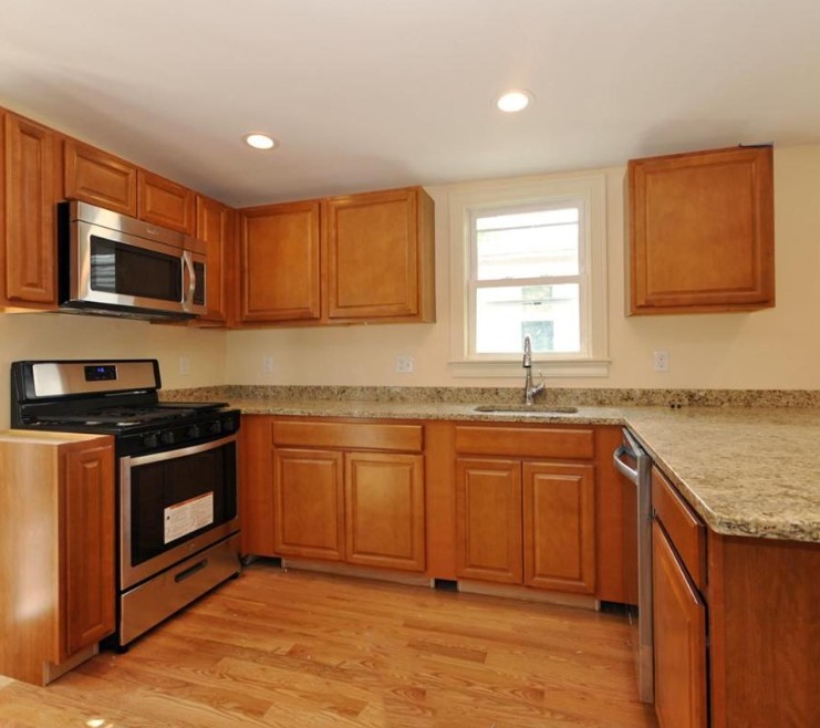 33 Pratt St, Allston