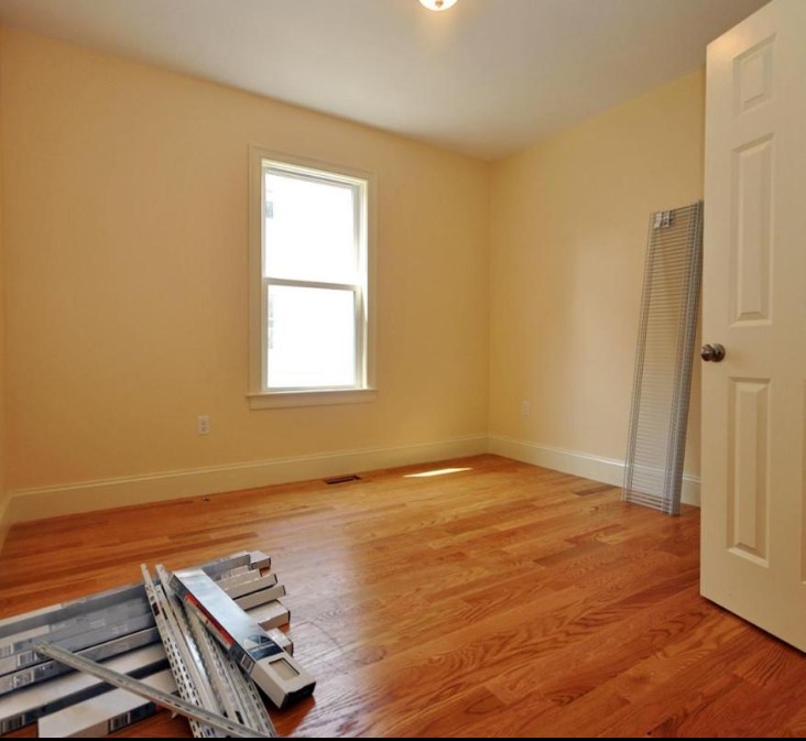 33 Pratt St, Allston